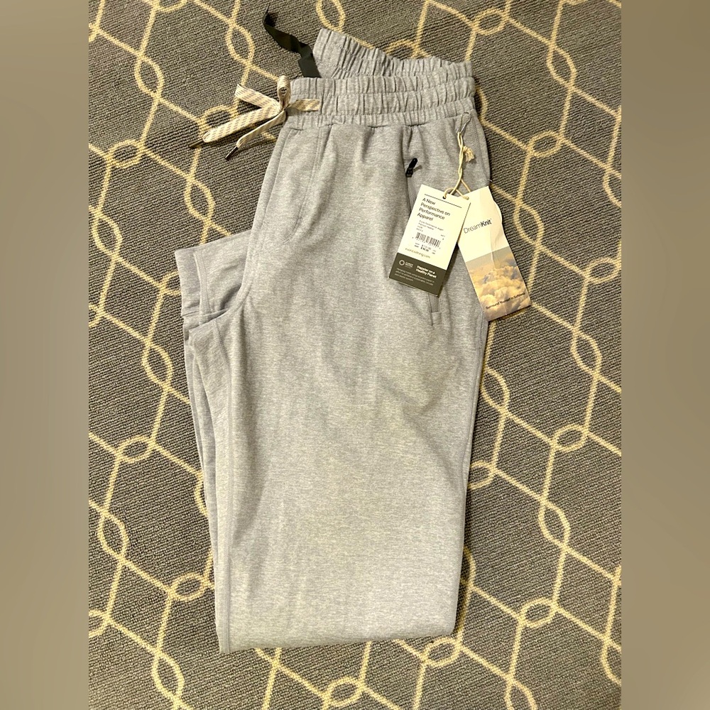 NWT. Men’s Small Vuori Ponto Performancr Jogger